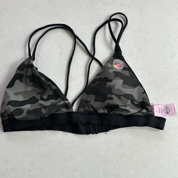 Bikini - Picture 2 of 7